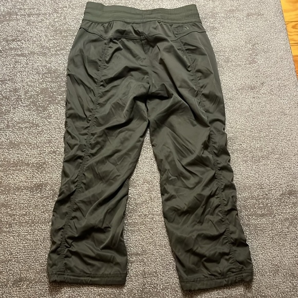 The North Face Women’s Green Athletic Capri Hiking Pants Size S - Picture 7 of 10